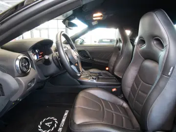 NISSAN GT-R Prestige Edition