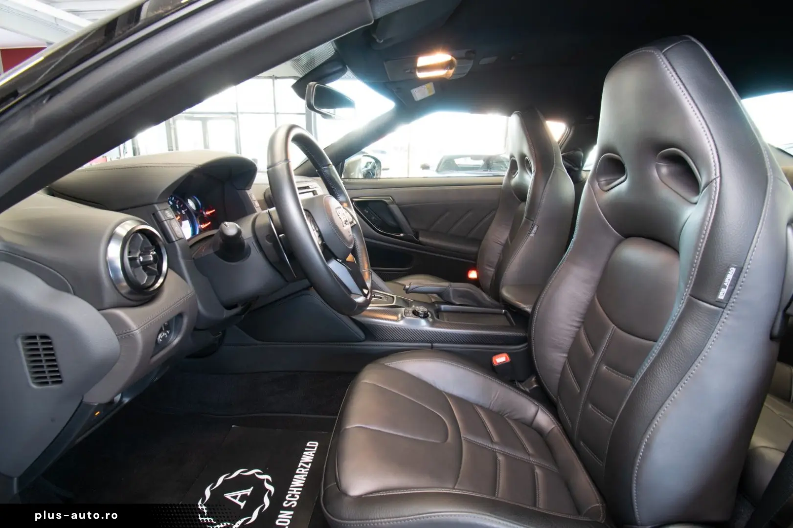 NISSAN GT-R Prestige Edition