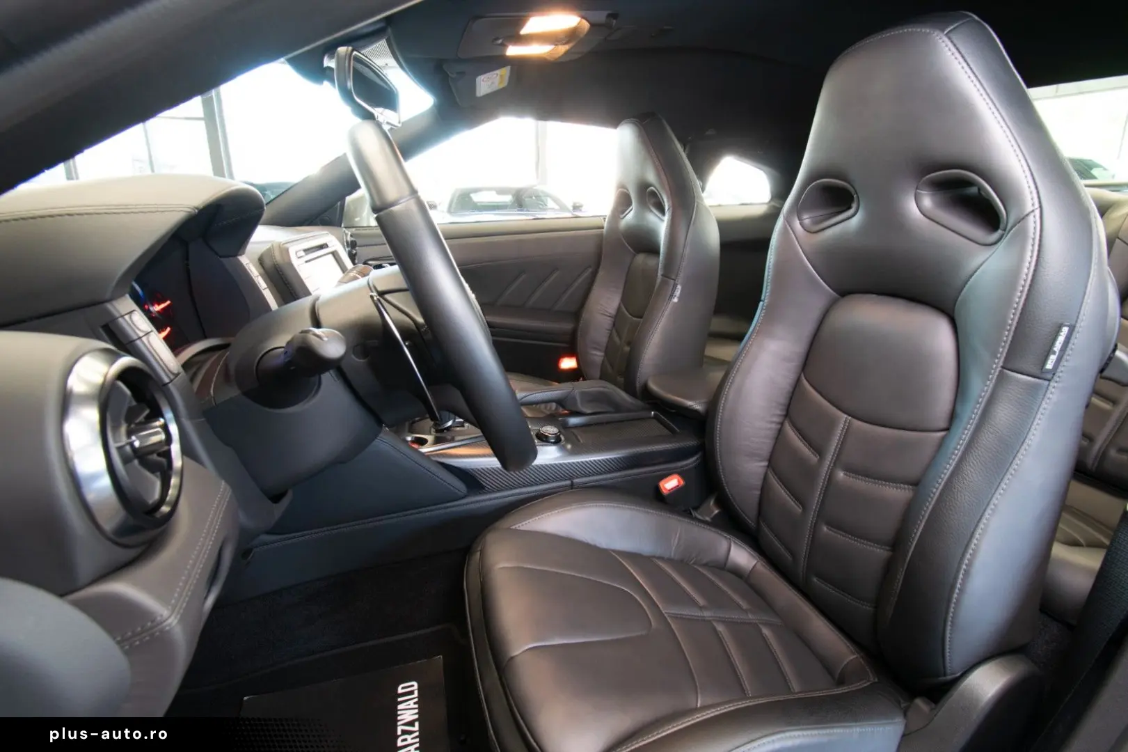 NISSAN GT-R Prestige Edition