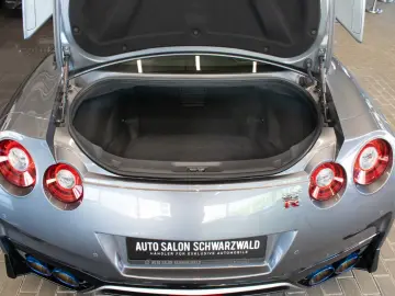 NISSAN GT-R Prestige Edition