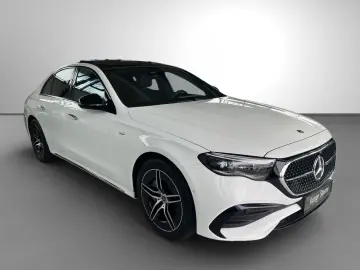 MERCEDES-BENZ E 300 de AMG Night Pano AHK Digital Li&hellip;
