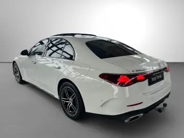 MERCEDES-BENZ E 300 de AMG Night Pano AHK Digital Li&hellip;