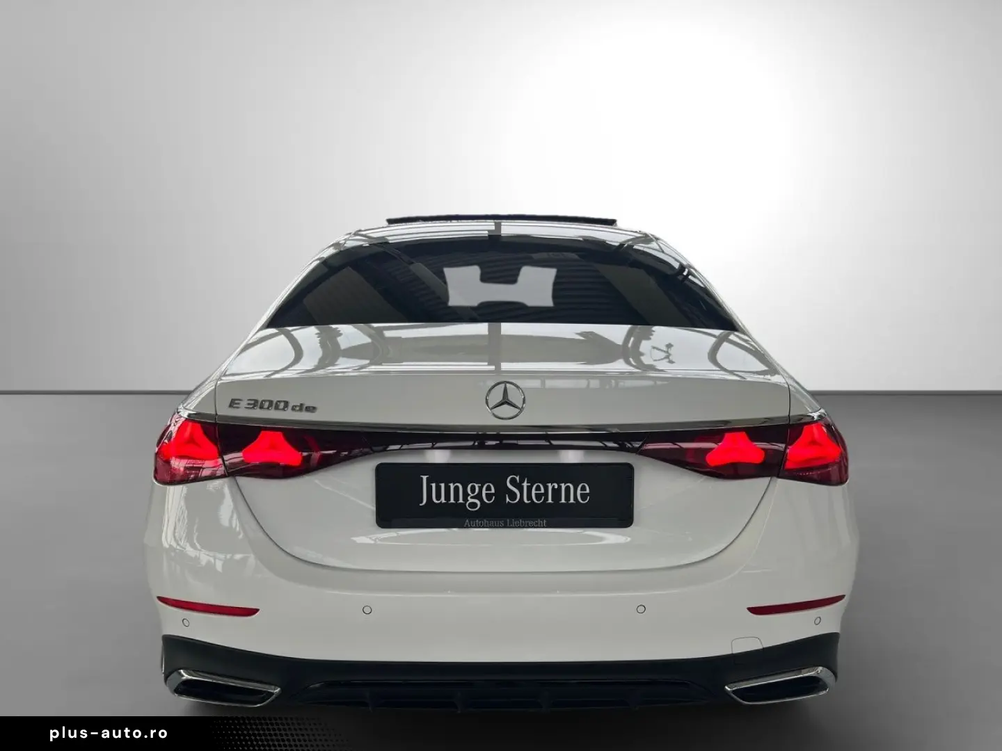 MERCEDES-BENZ E 300 de AMG Night Pano AHK Digital Li&hellip;