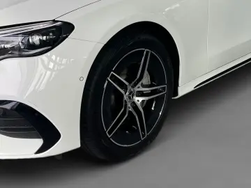 MERCEDES-BENZ E 300 de AMG Night Pano AHK Digital Li&hellip;