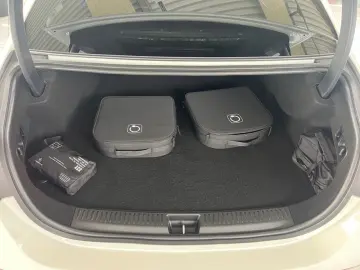 MERCEDES-BENZ E 300 de AMG Night Pano AHK Digital Li&hellip;