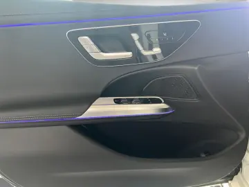 MERCEDES-BENZ E 300 de AMG Night Pano AHK Digital Li&hellip;