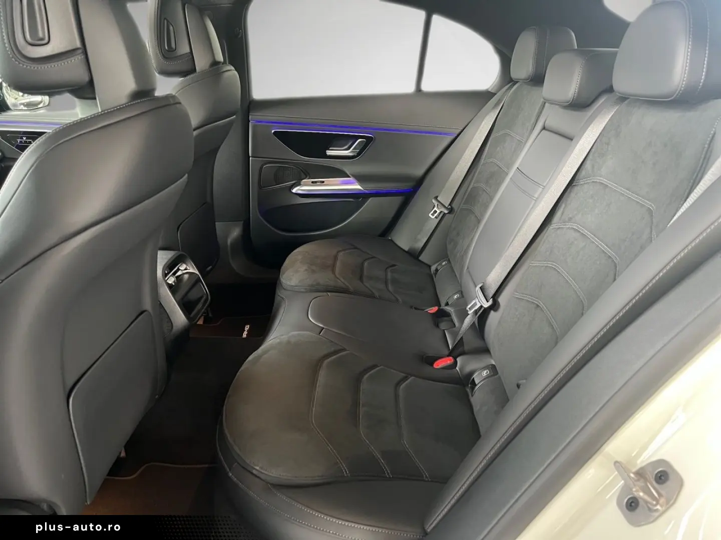 MERCEDES-BENZ E 300 de AMG Night Pano AHK Digital Li&hellip;