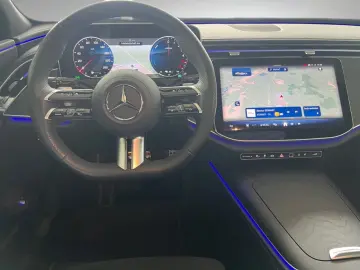 MERCEDES-BENZ E 300 de AMG Night Pano AHK Digital Li&hellip;