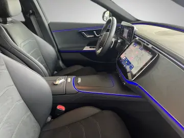 MERCEDES-BENZ E 300 de AMG Night Pano AHK Digital Li&hellip;