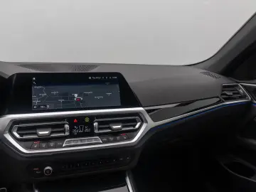 BMW M4 Competition xDrive DAB Laser