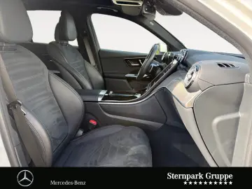 MERCEDES-BENZ GLC 300 e 4M AMG  HuD Pano AHK Distro &hellip;