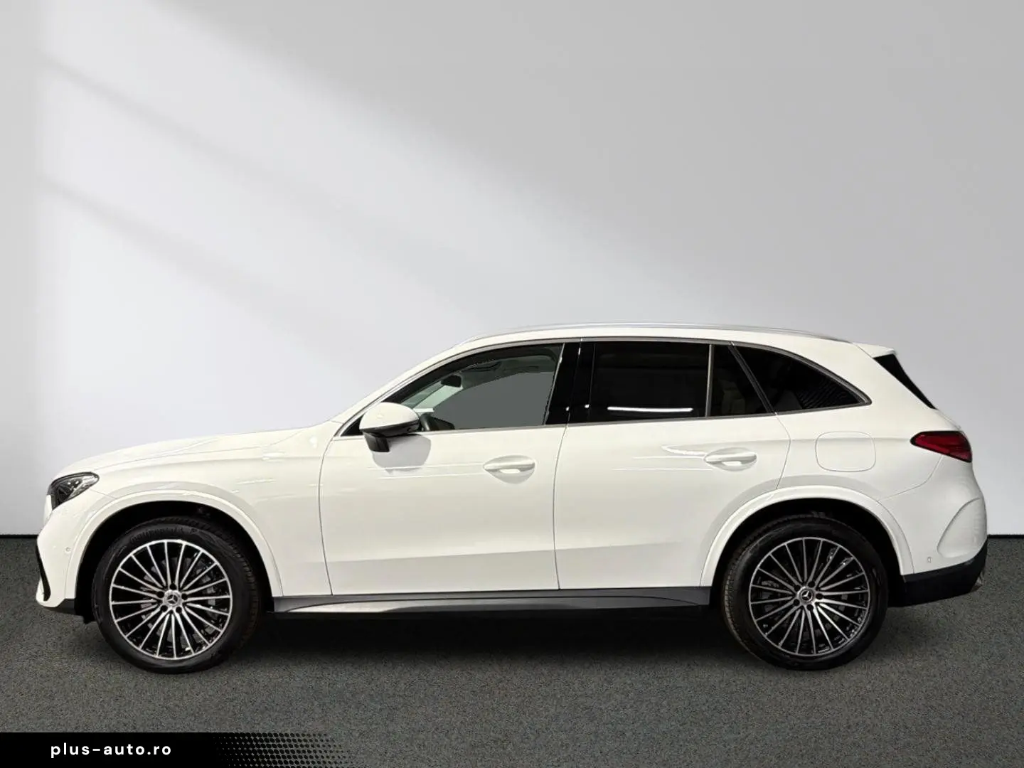 MERCEDES-BENZ GLC 300 e 4M AMG Panorama CarPlay 360 -Kamera