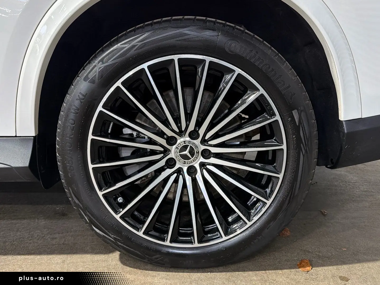 MERCEDES-BENZ GLC 300 e 4M AMG Panorama CarPlay 360 -Kamera