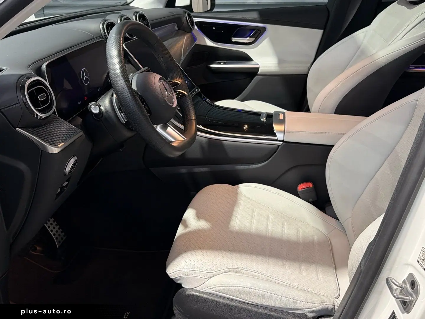 MERCEDES-BENZ GLC 300 e 4M AMG Panorama CarPlay 360 -Kamera