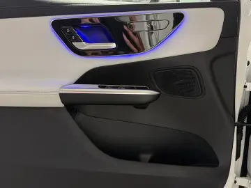 MERCEDES-BENZ GLC 300 e 4M AMG Panorama CarPlay 360 -Kamera