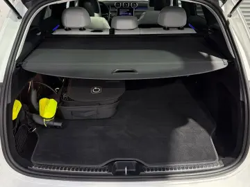 MERCEDES-BENZ GLC 300 e 4M AMG Panorama CarPlay 360 -Kamera