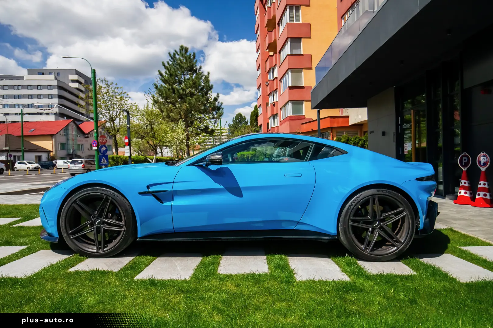 Aston Martin V8 Vantage