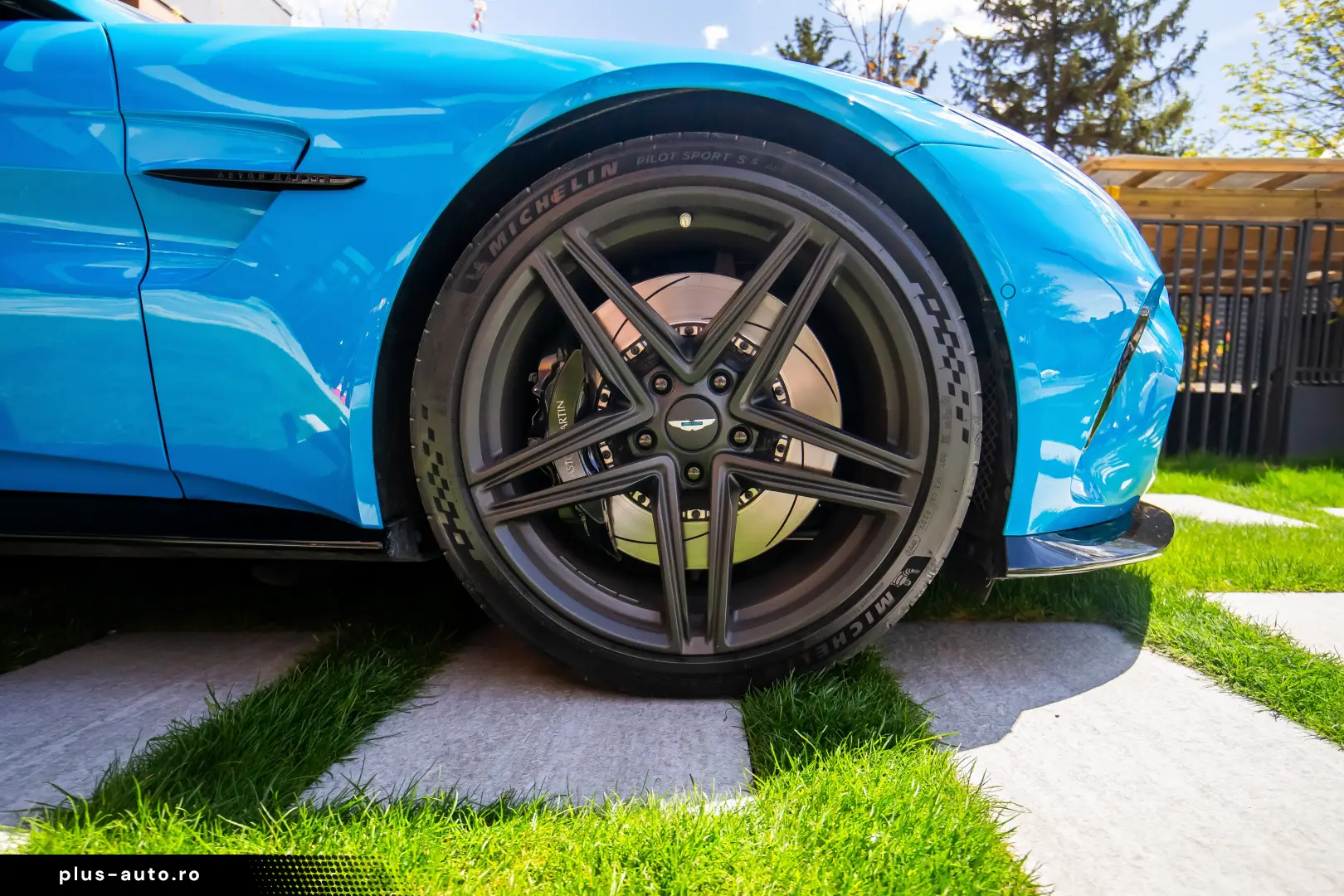 Aston Martin V8 Vantage