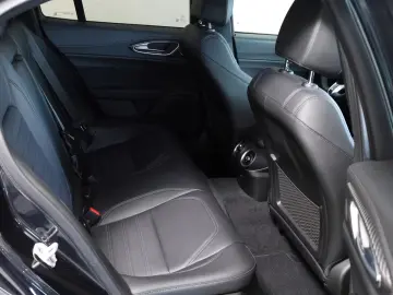 lfa Romeo Giulia Quadrifoglio 520PS