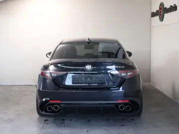 lfa Romeo Giulia Quadrifoglio 520PS