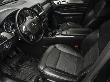 Mercedes-Benz ML 230