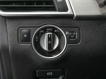 Mercedes-Benz ML 230