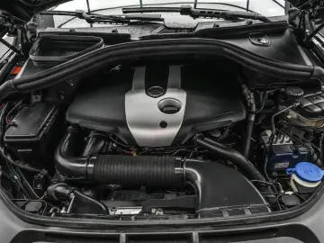 Mercedes-Benz ML 230