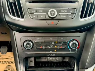 Ford Focus  2015