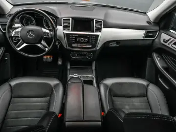 Mercedes-Benz ML 230