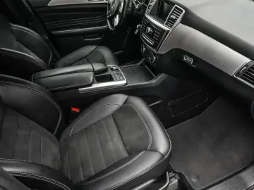 Mercedes-Benz ML 230