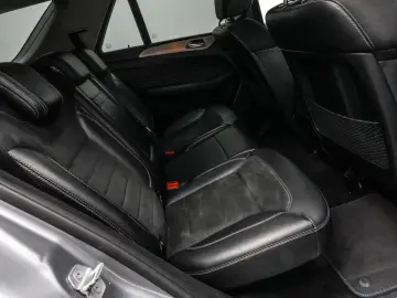 Mercedes-Benz ML 230