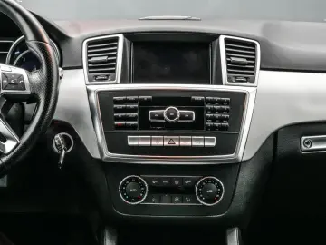 Mercedes-Benz ML 230