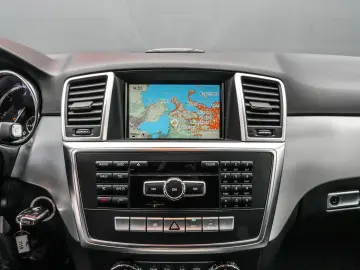 Mercedes-Benz ML 230