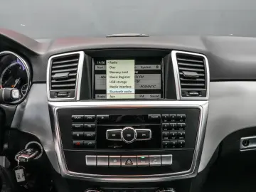 Mercedes-Benz ML 230