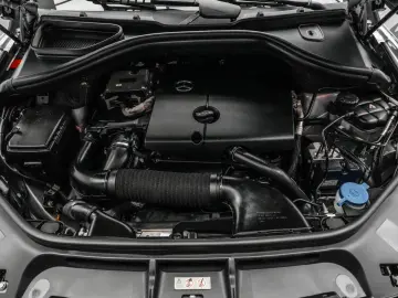 Mercedes-Benz ML 230