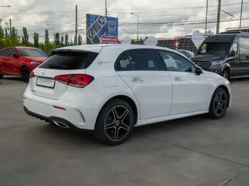 MERCEDES-BENZ A 250 e AMG LINE  GARANTIE