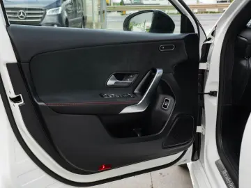 MERCEDES-BENZ A 250 e AMG LINE  GARANTIE