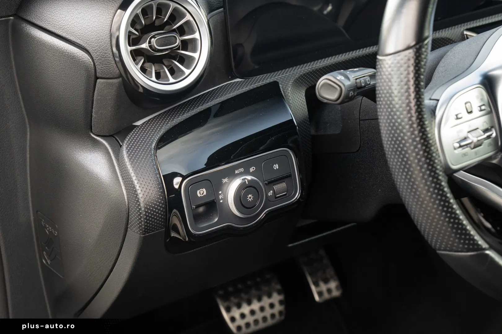 MERCEDES-BENZ A 250 e AMG LINE  GARANTIE