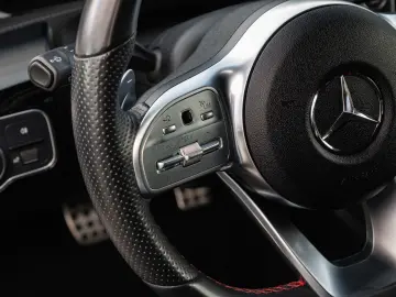 MERCEDES-BENZ A 250 e AMG LINE  GARANTIE