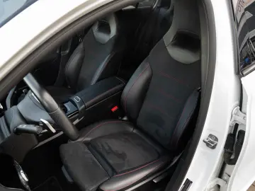 MERCEDES-BENZ A 250 e AMG LINE  GARANTIE