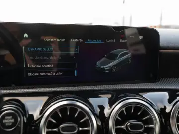 MERCEDES-BENZ A 250 e AMG LINE  GARANTIE