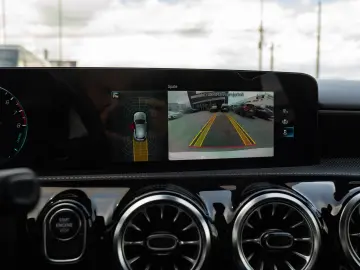 MERCEDES-BENZ A 250 e AMG LINE  GARANTIE