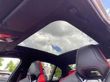 BMW M5 Sedan White-RED-Carbon Pano