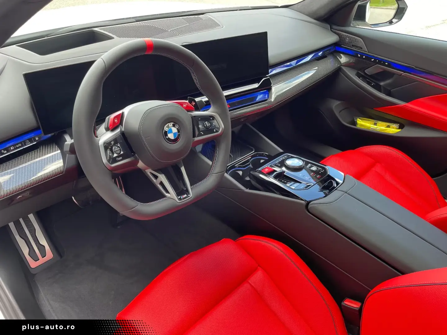 BMW M5 Sedan White-RED-Carbon Pano