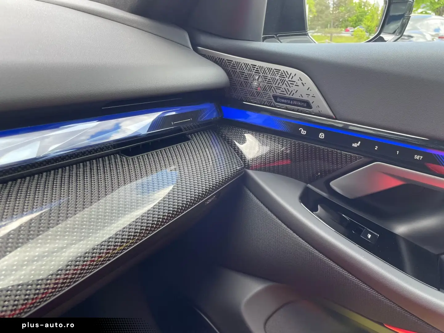 BMW M5 Sedan White-RED-Carbon Pano