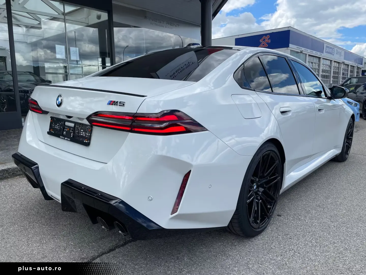 BMW M5 Sedan White-RED-Carbon Pano