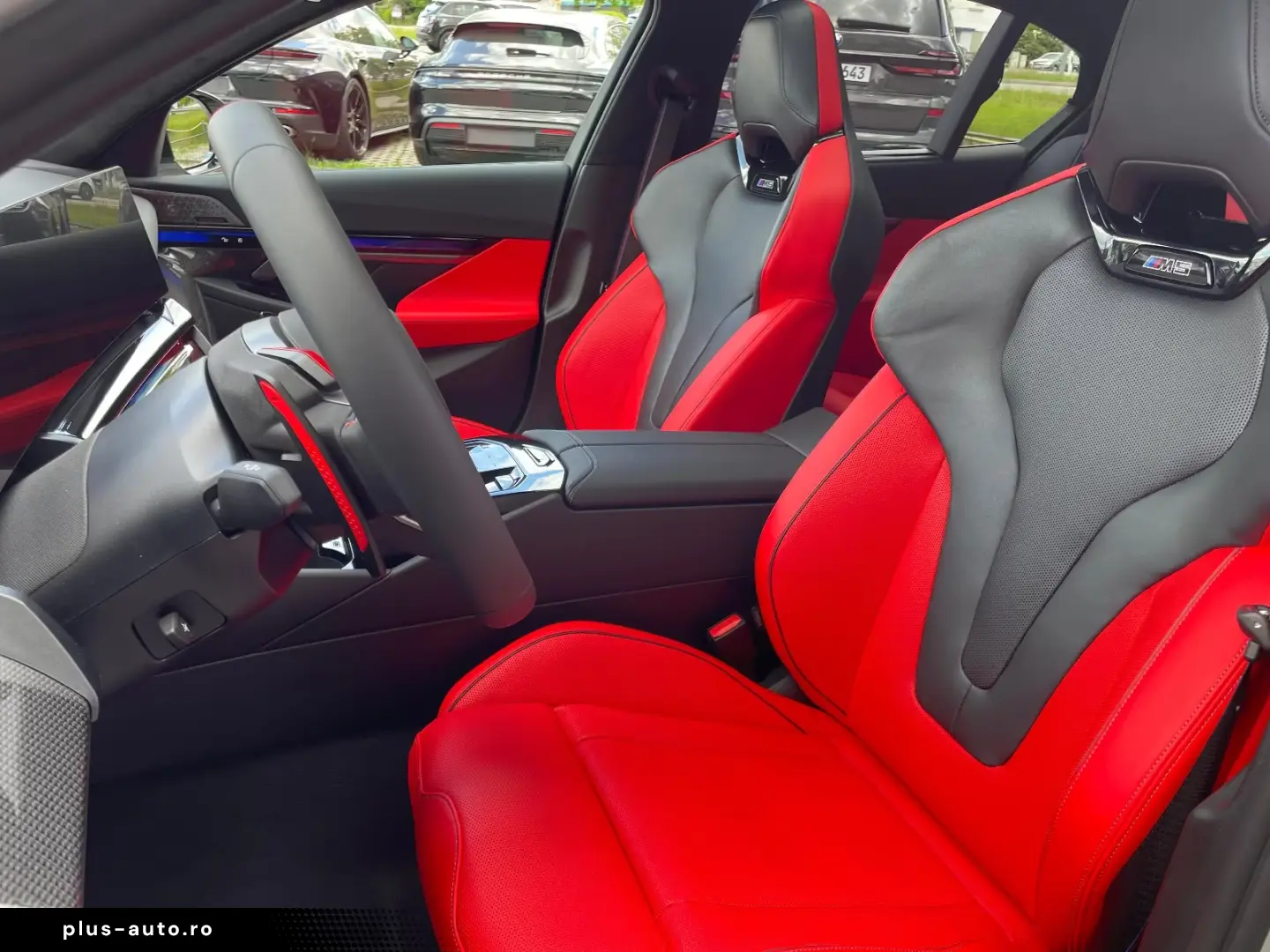 BMW M5 Sedan White-RED-Carbon Pano
