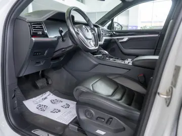 Volkswagen Touareg 3.0tdi