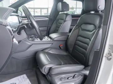 Volkswagen Touareg 3.0tdi