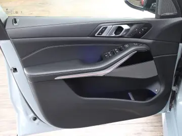 BMW X5 50 e xDrive 360 H&K Masaj Pano